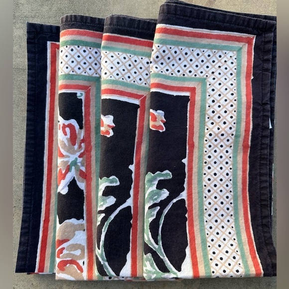 Set of 4 Colorful Black Green and Salmon Floral 100% Cotton Dinner Napkins 22" - Picture 3 of 5